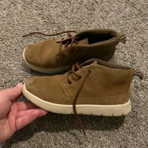 UGG Boy’s Hightop Shoes size 13